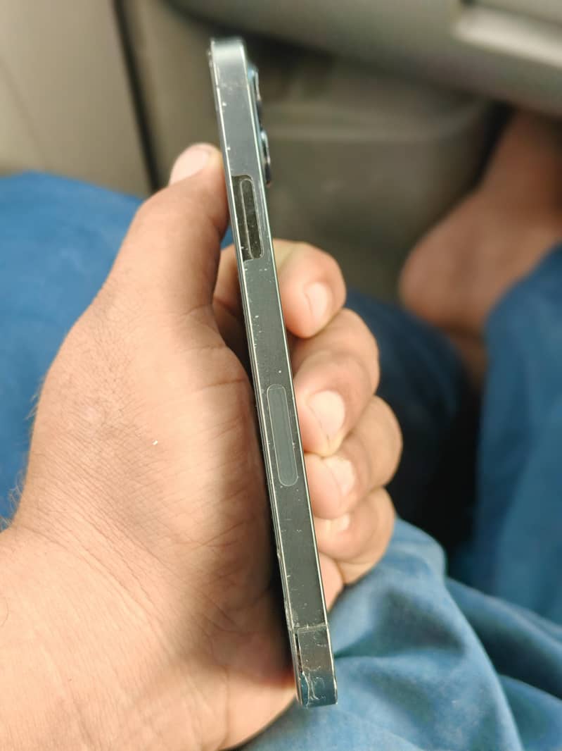 Apple iPhone 12 Pro 2