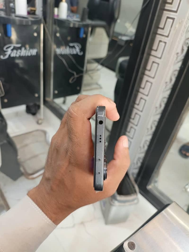 Realme Note13 4