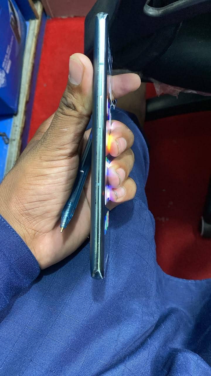 One Plus 10 Pro 4