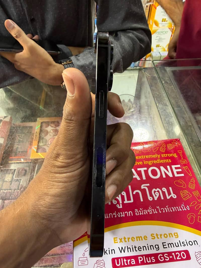 Apple iPhone 14 Pro 4