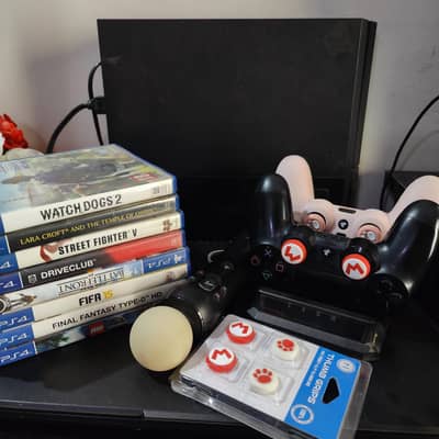 PS4 Fat 500 GB Bundle | 3 Controllers (1 motion), Dock & 8 games