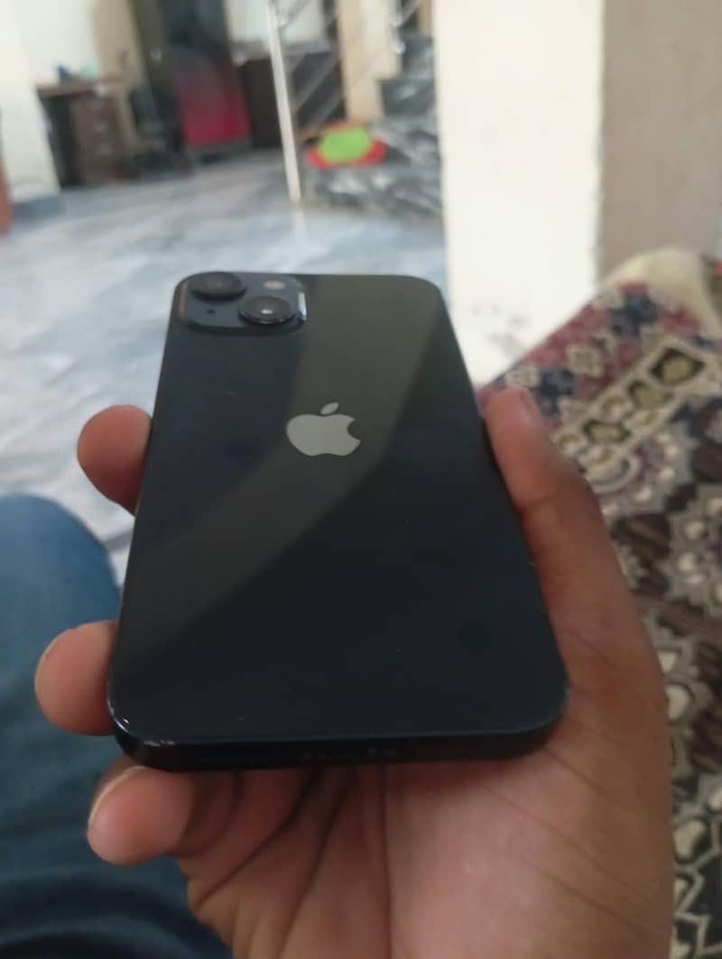 Apple iPhone 13 2