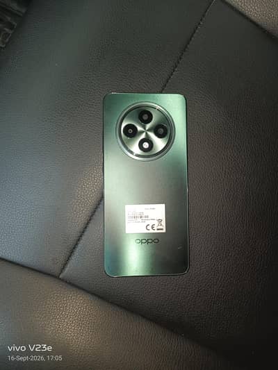 OPPO Reno12 F