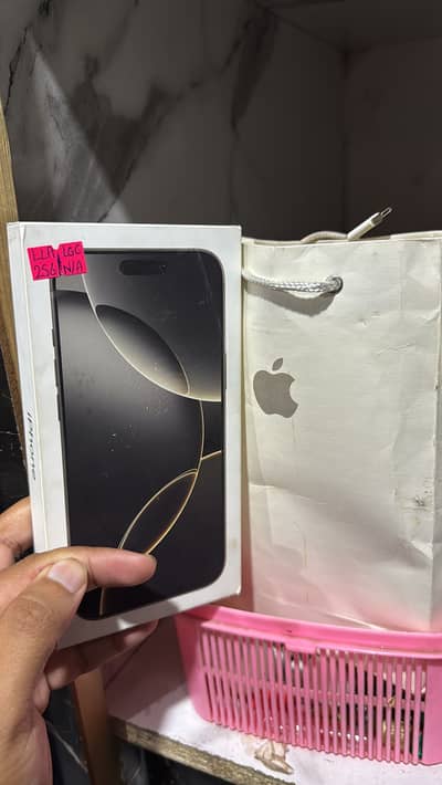 Apple iPhone 16 Pro Max