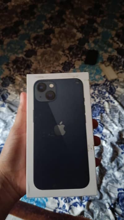 Apple iPhone 13