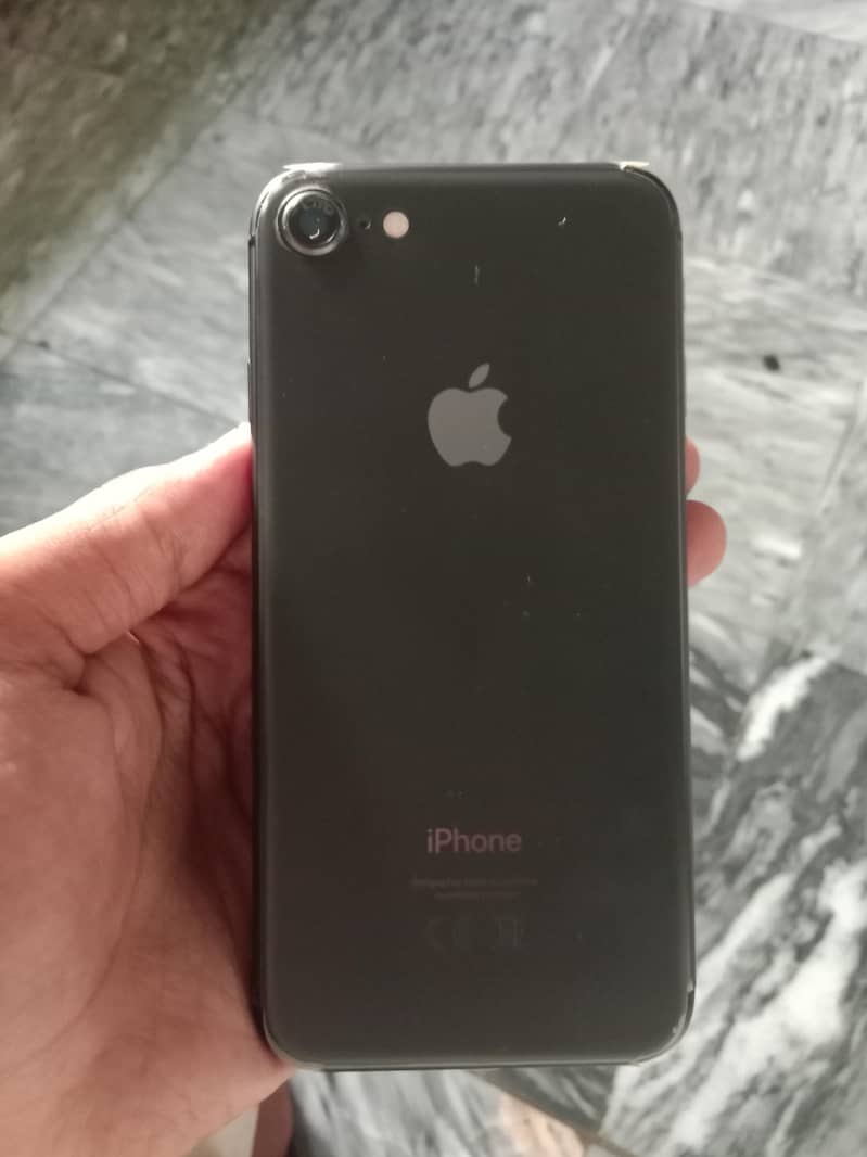 Apple iPhone 8 3