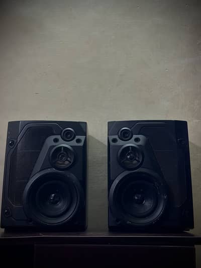 Speaker set