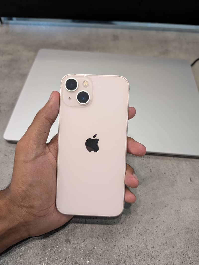 Apple iPhone 13 0
