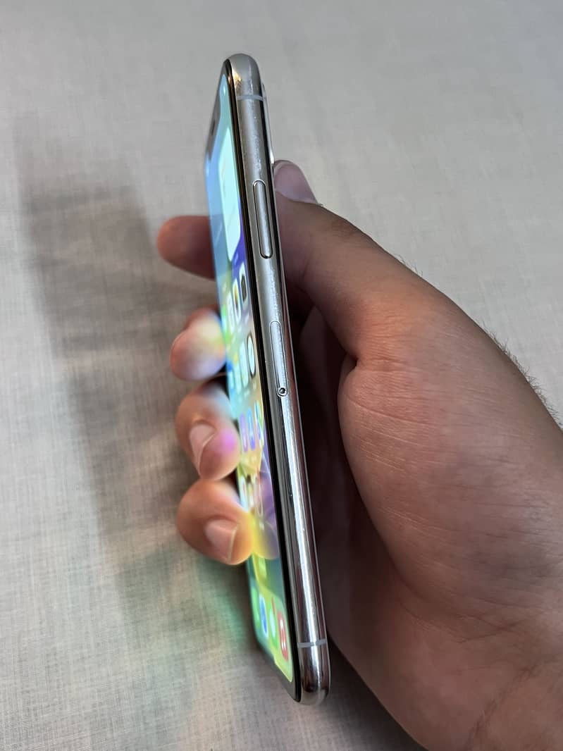 Apple iPhone X 3