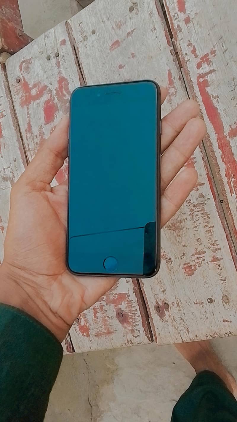 Apple iPhone 8 0