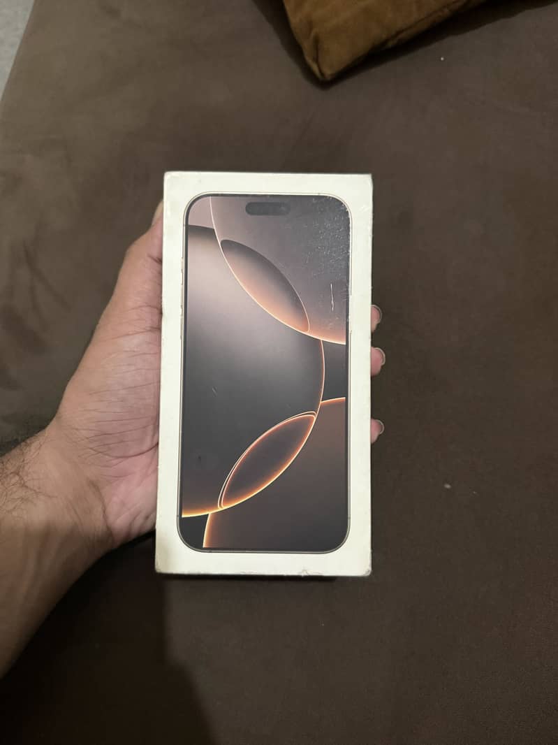 Apple iPhone 16 Pro Max 0