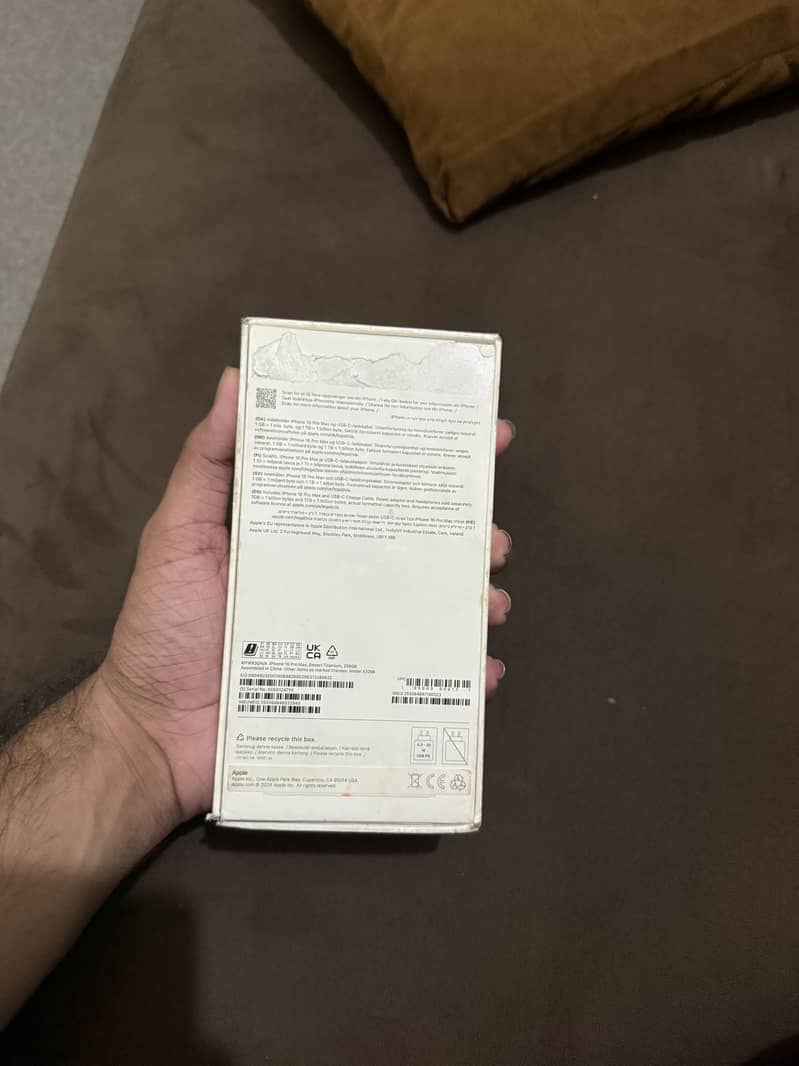 Apple iPhone 16 Pro Max 1