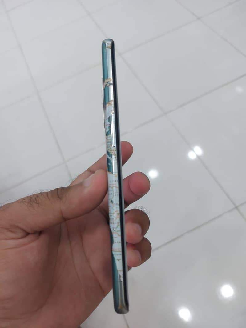 One Plus 10 Pro 4