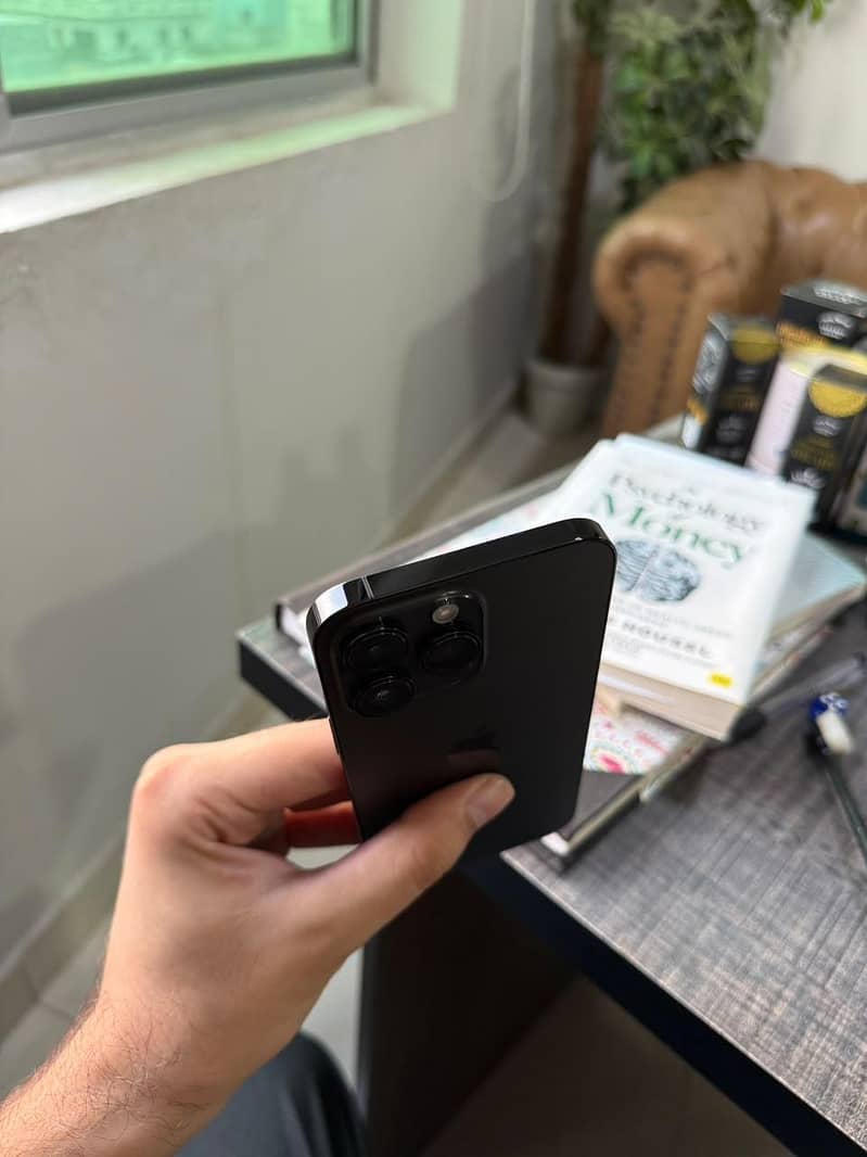 Apple iPhone 14 Pro Max 6