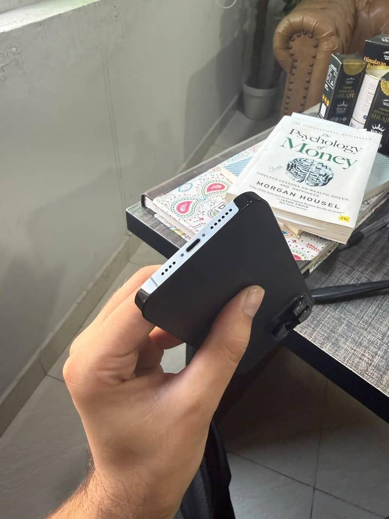 Apple iPhone 14 Pro Max 8