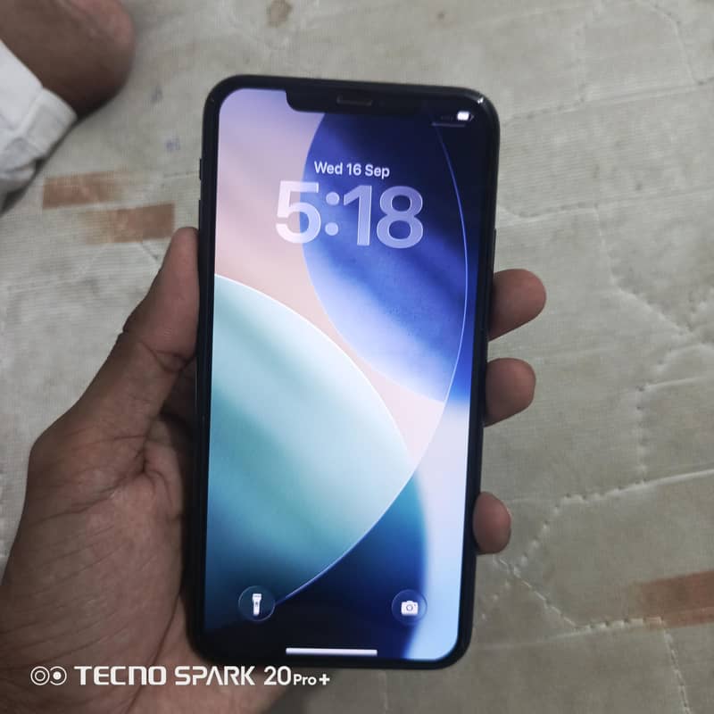 Apple iPhone 11 3
