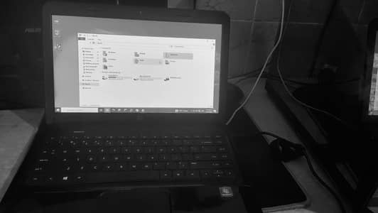 Hp 1000 Nawaz Scheme laptop