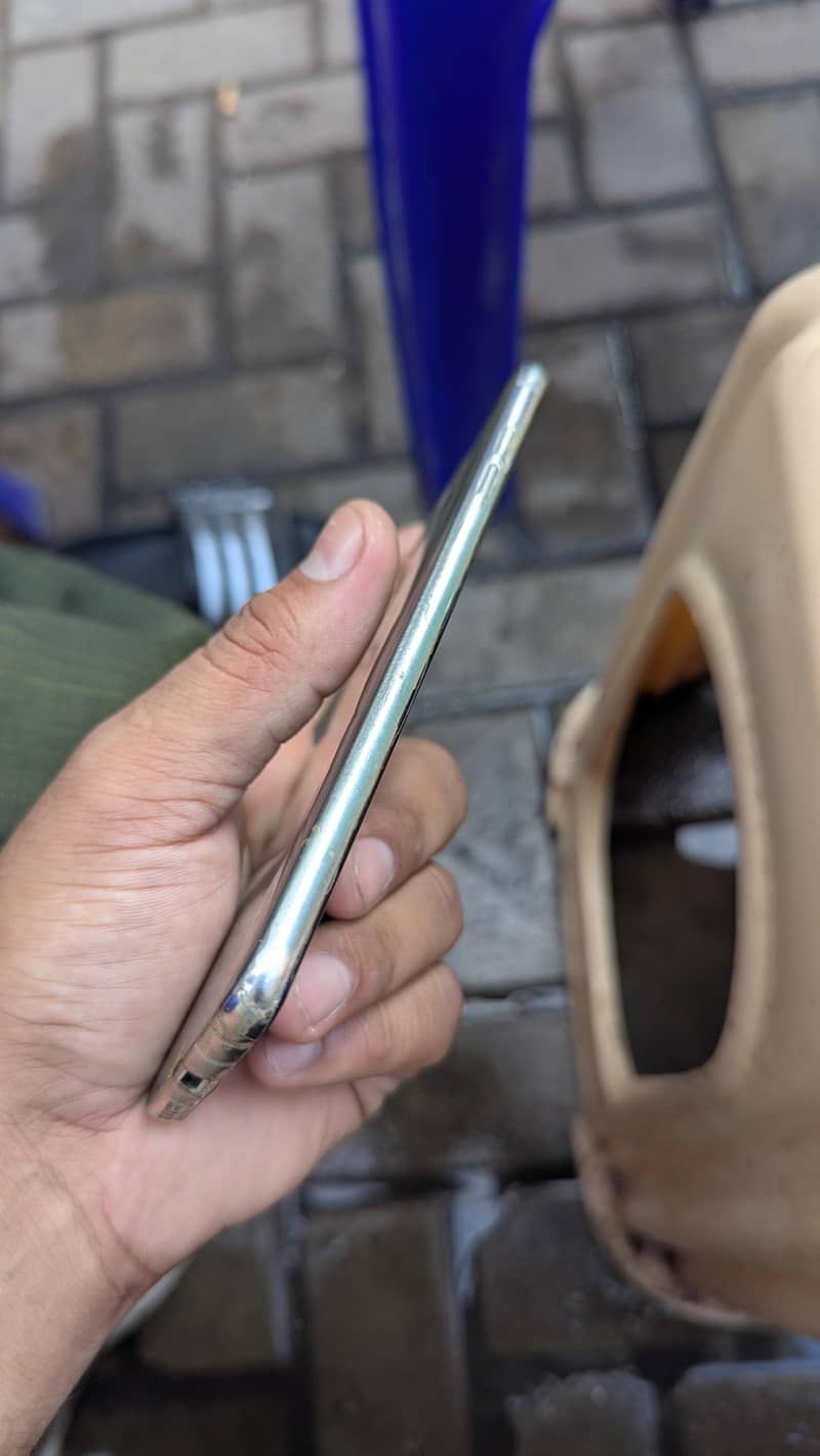 LG V30 Plus 1