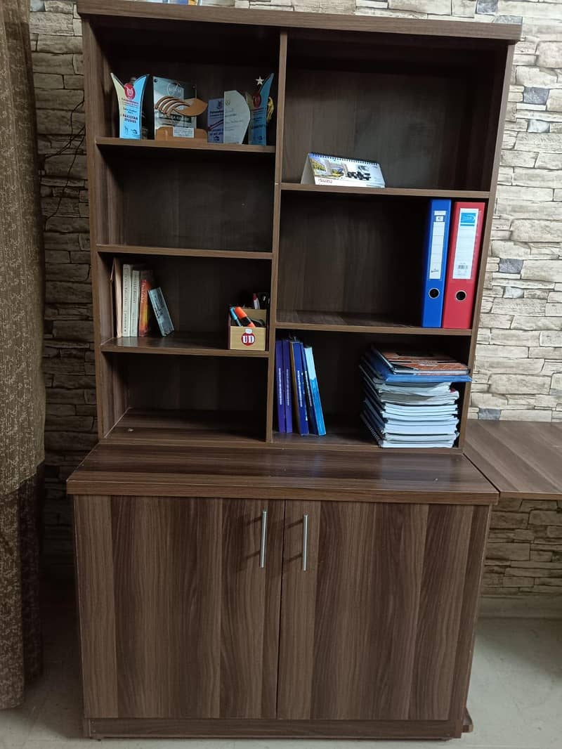 Customise Table & Bookshelf 0