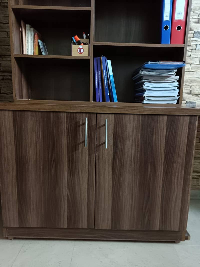 Customise Table & Bookshelf 5