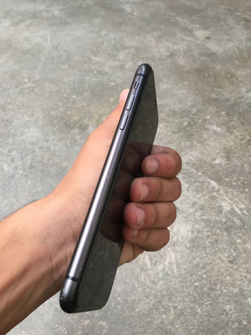 Apple iPhone 11 5