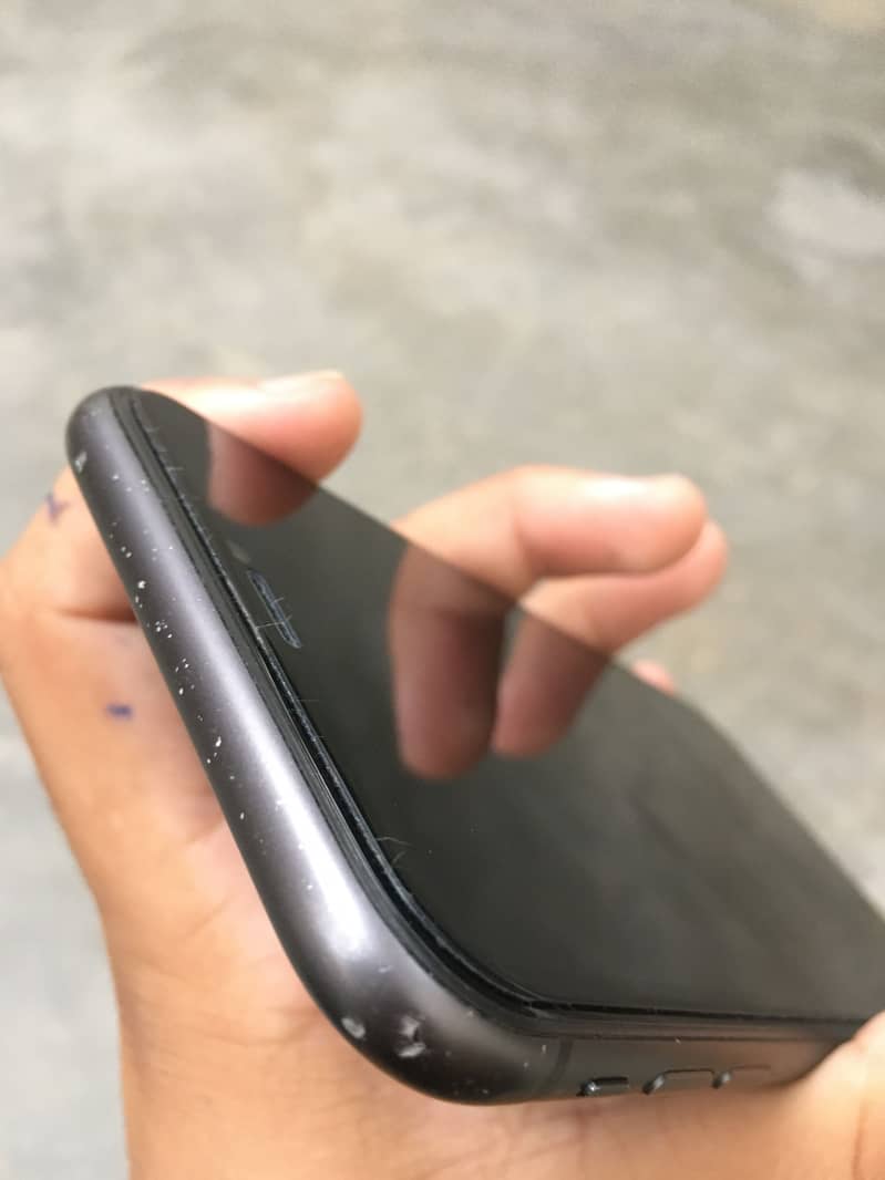 Apple iPhone 11 7