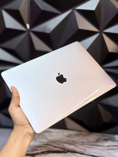 Macbook PRO M2 8GB 256GB