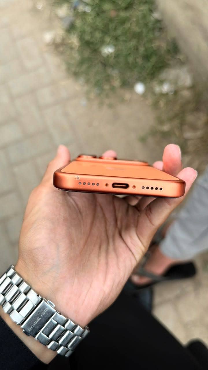 Apple iPhone 17 Pro 4