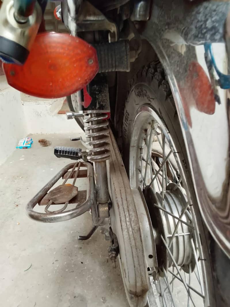 125 2015 model 7