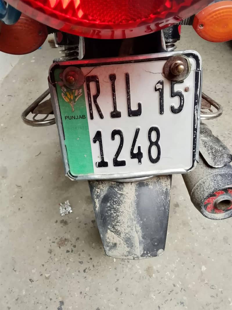 125 2015 model 10