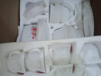 marble dinner set 42 piece new not use