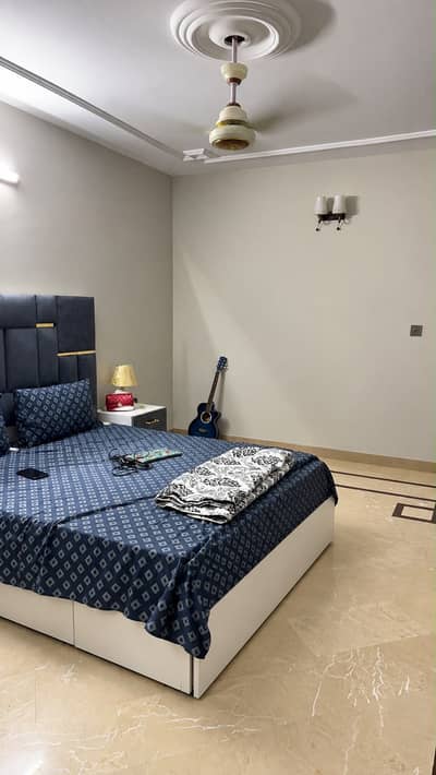 Kingsize bed with side tables