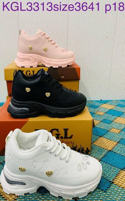 KGL3313 Chunky Platform Sneakers with Gold Heart Detail –