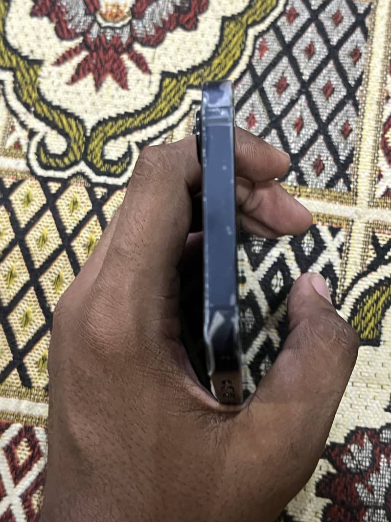 Apple iPhone 12 1