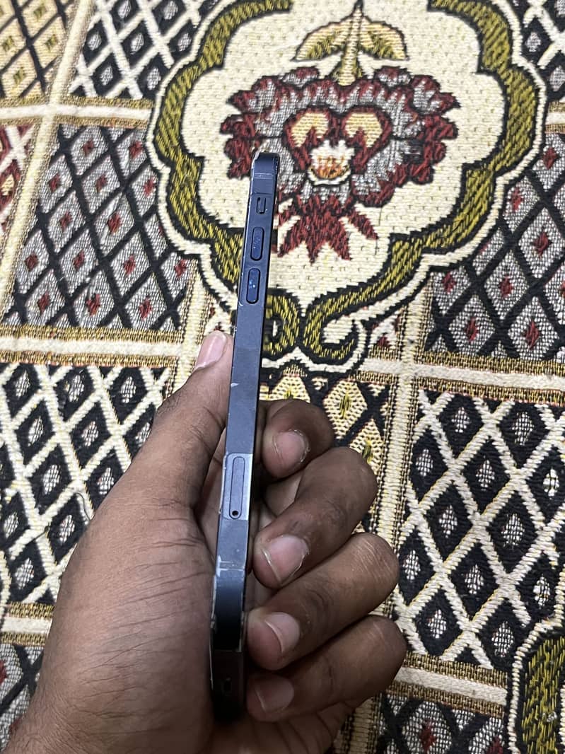 Apple iPhone 12 2