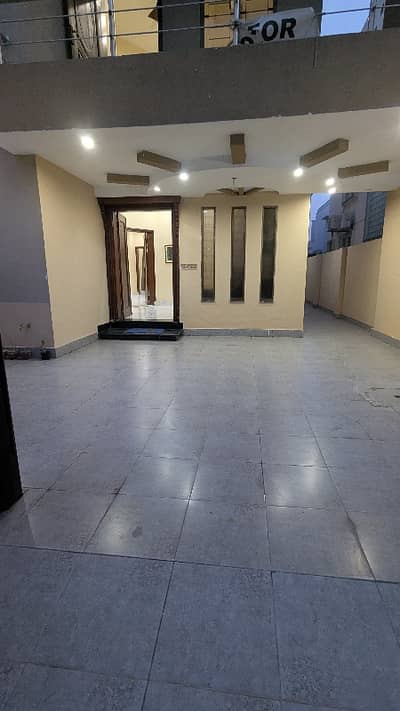 10 Marla Out Class Location Facing Park Semi Furnished House For Sale In Bahria Town Lhr