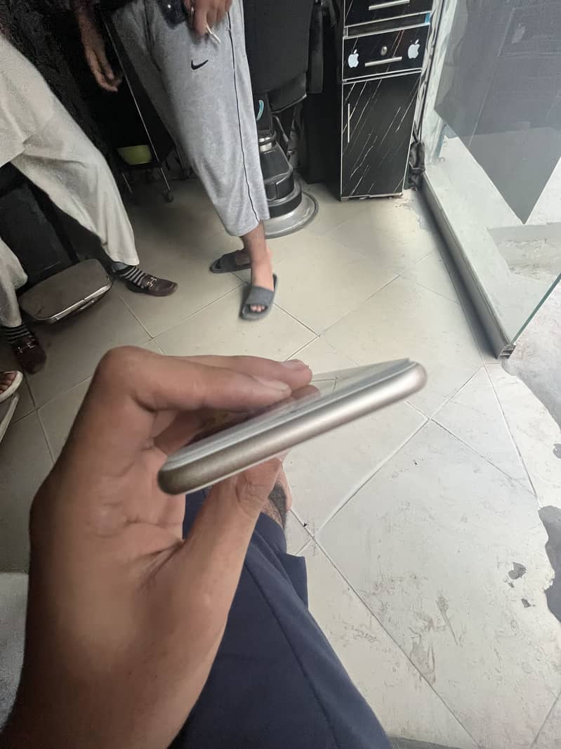 Apple iPhone 7 1