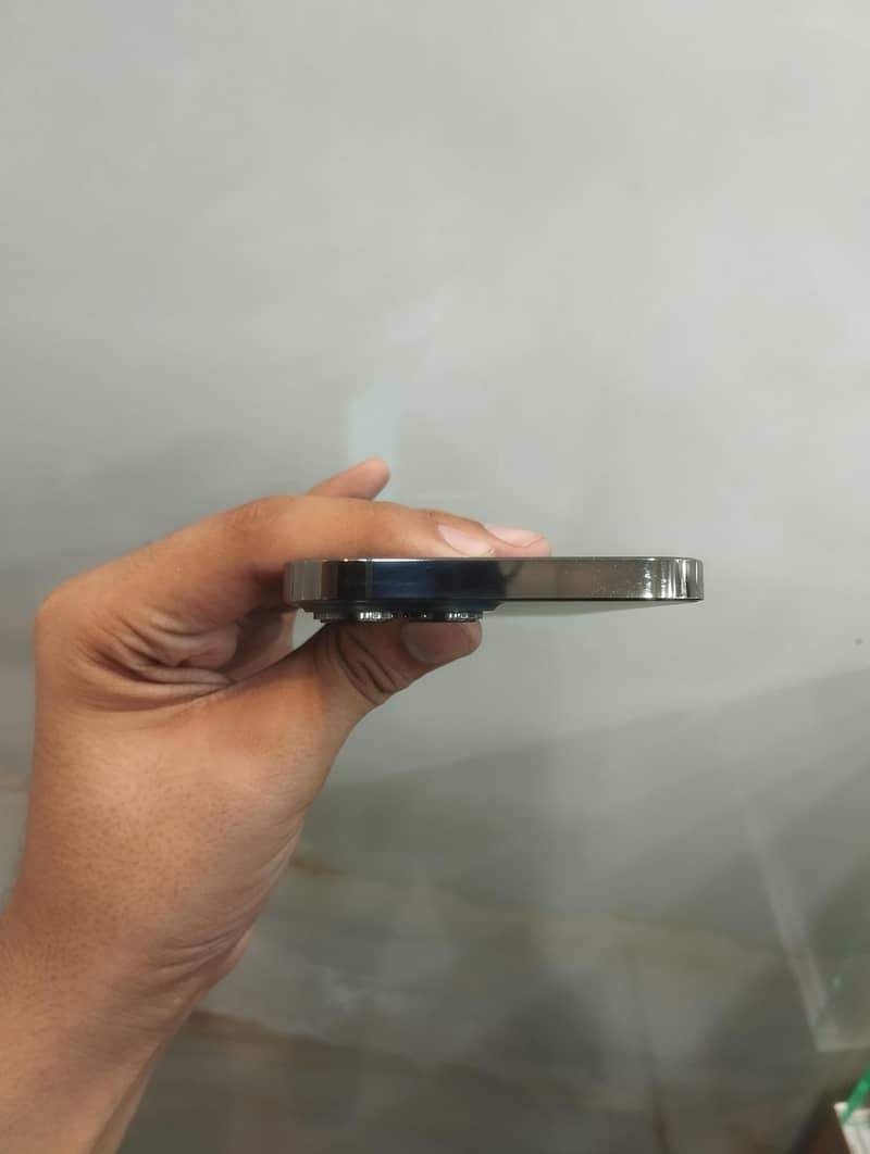 Apple iPhone 13 Pro Max 3