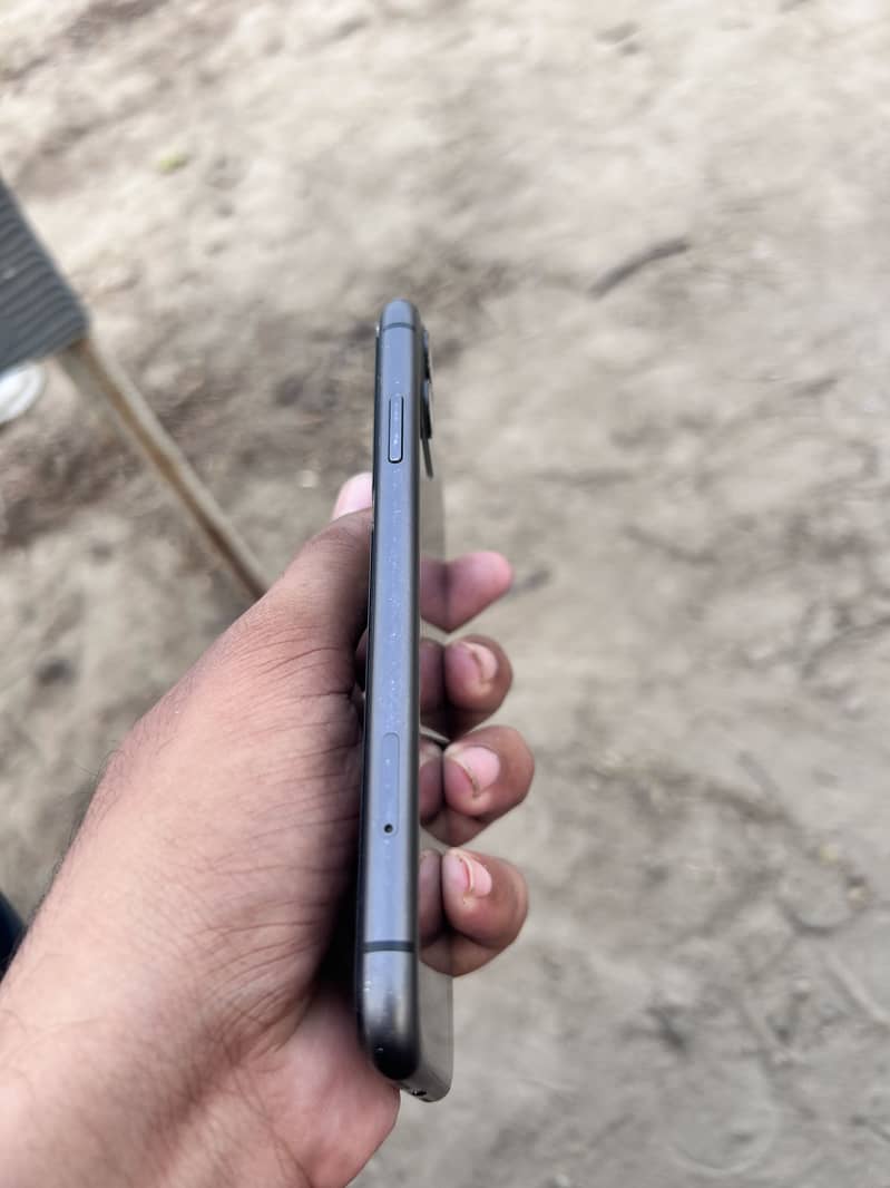 Apple iPhone 11 2