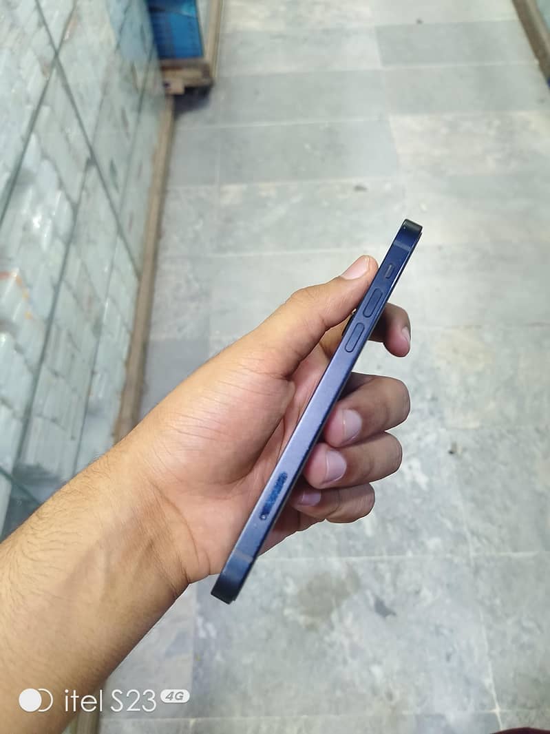 Apple iPhone 12 Pro 4