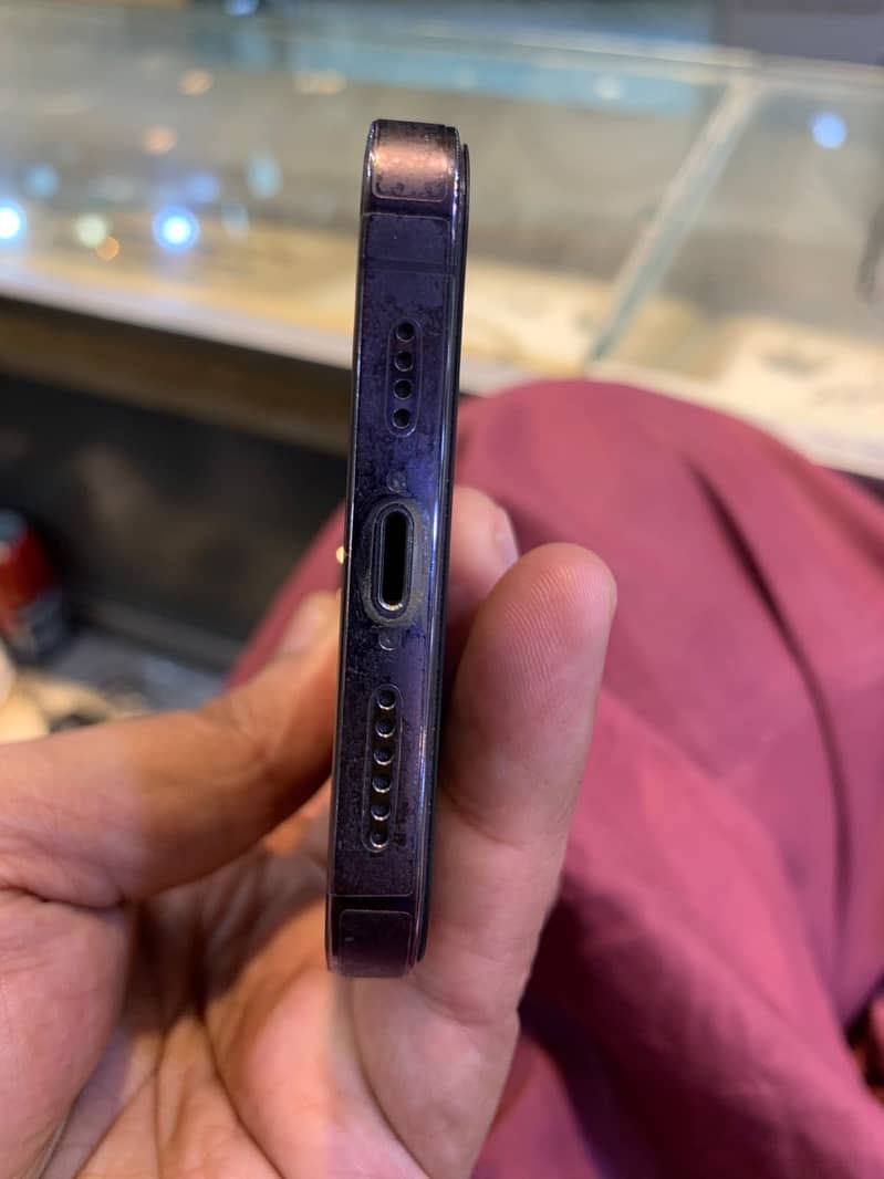 Apple iPhone 14 Pro Max 4