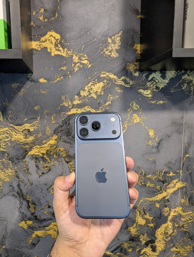 Apple iPhone 17 Pro 0
