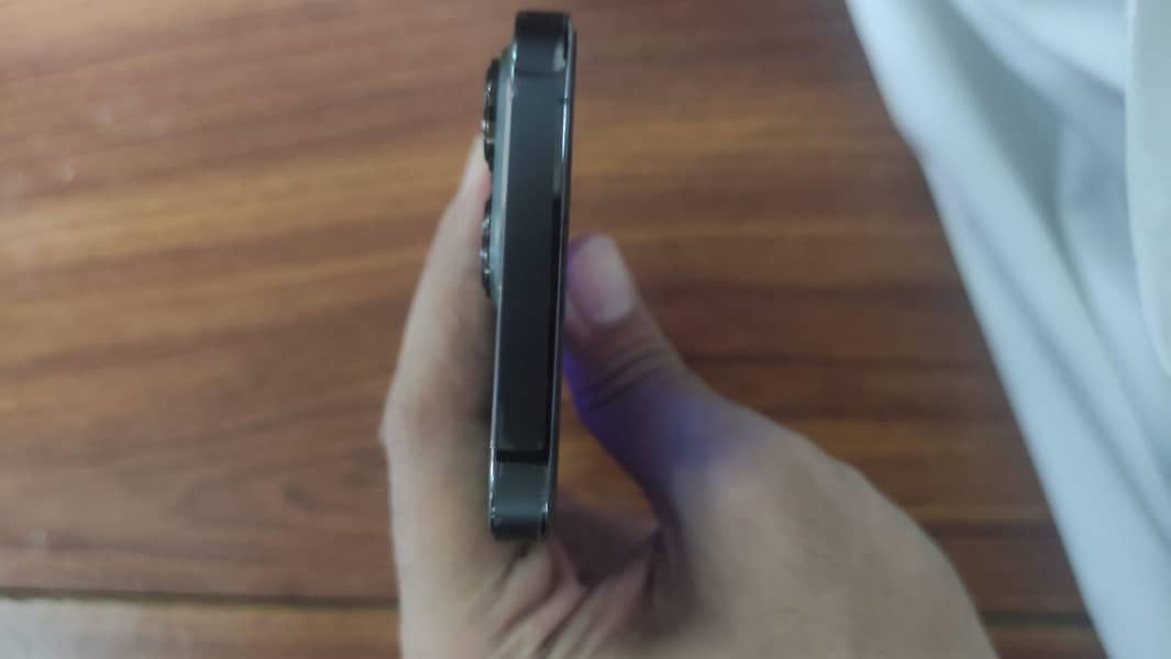 Apple iPhone 13 Pro 1