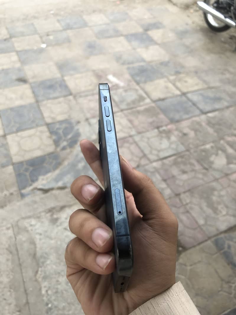 Apple iPhone 12 Pro 1