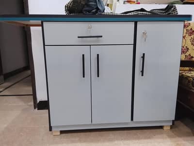 Iron Table Excellent Condition New