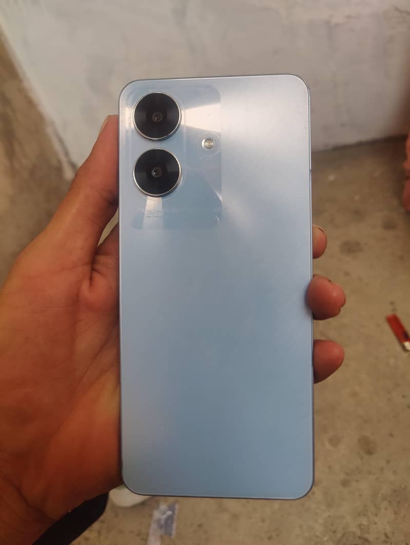 Realme Note 60 4