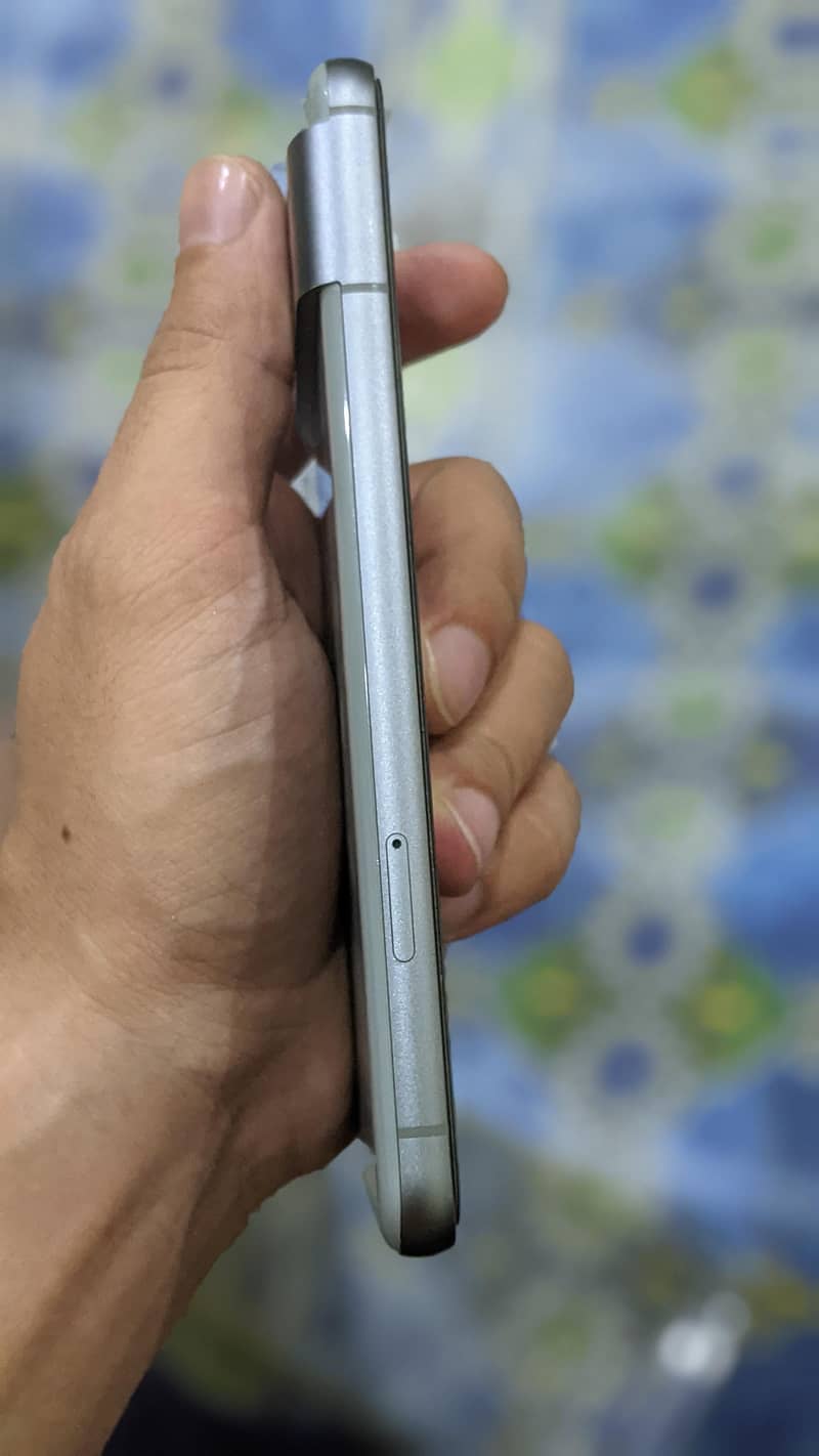 Google Pixel 8 3