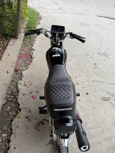CG HONDA 125 (2025 model)