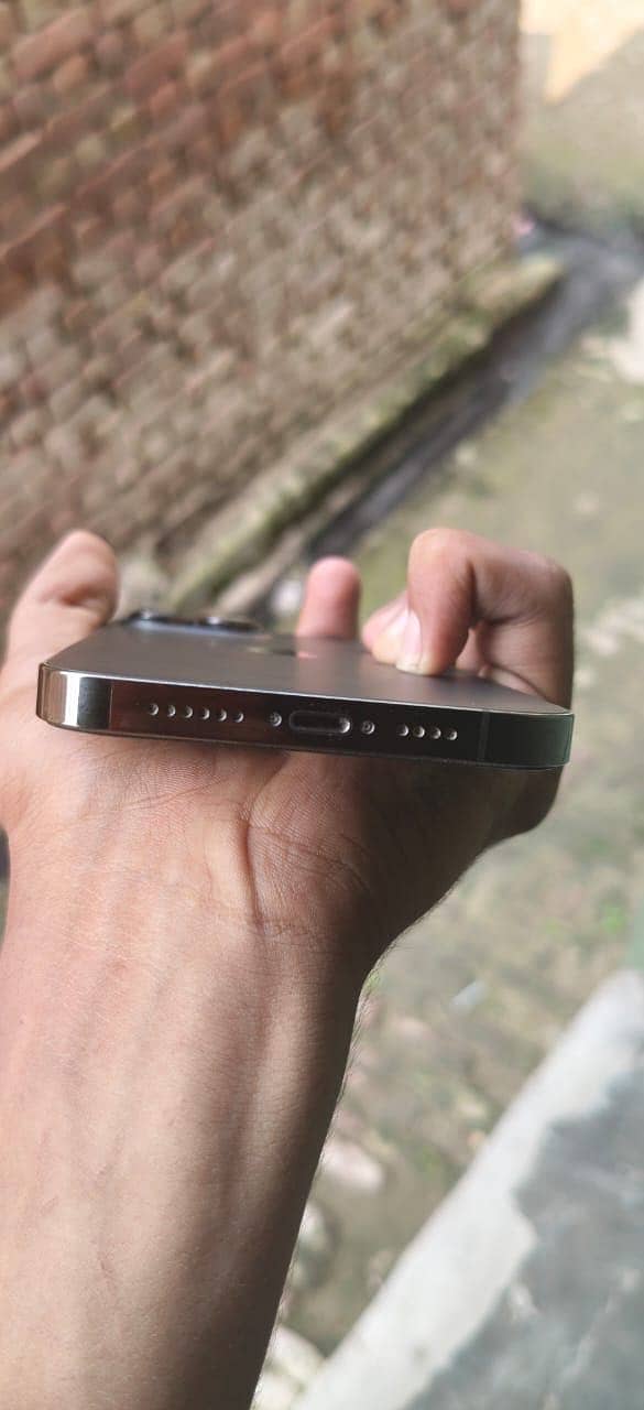 Apple iPhone 13 Pro Max 2