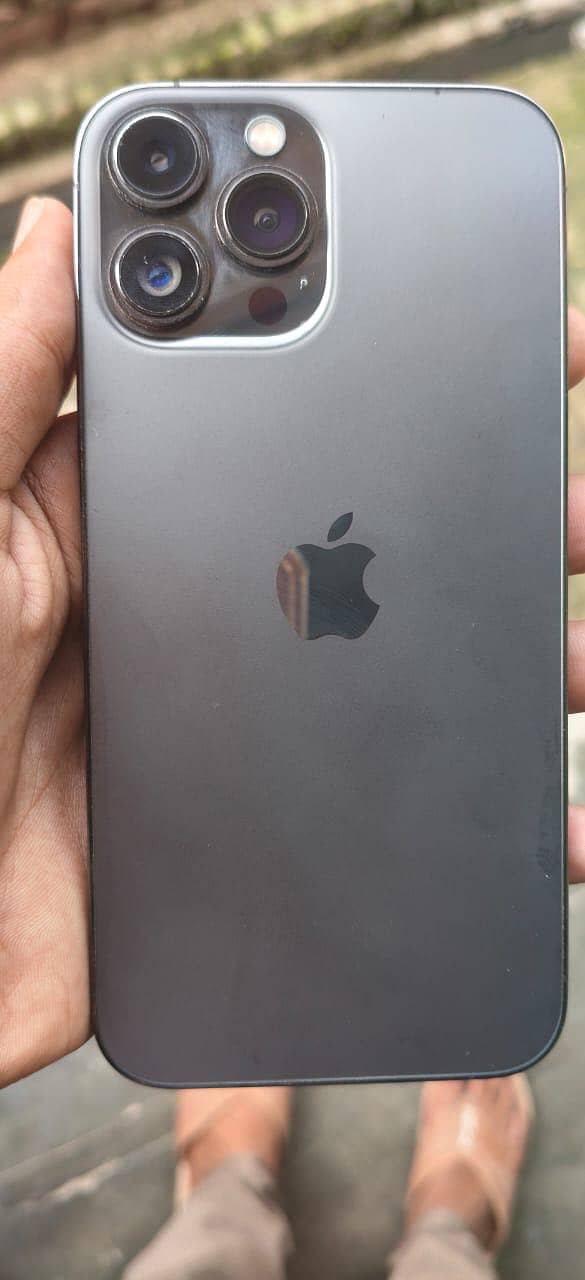 Apple iPhone 13 Pro Max 4